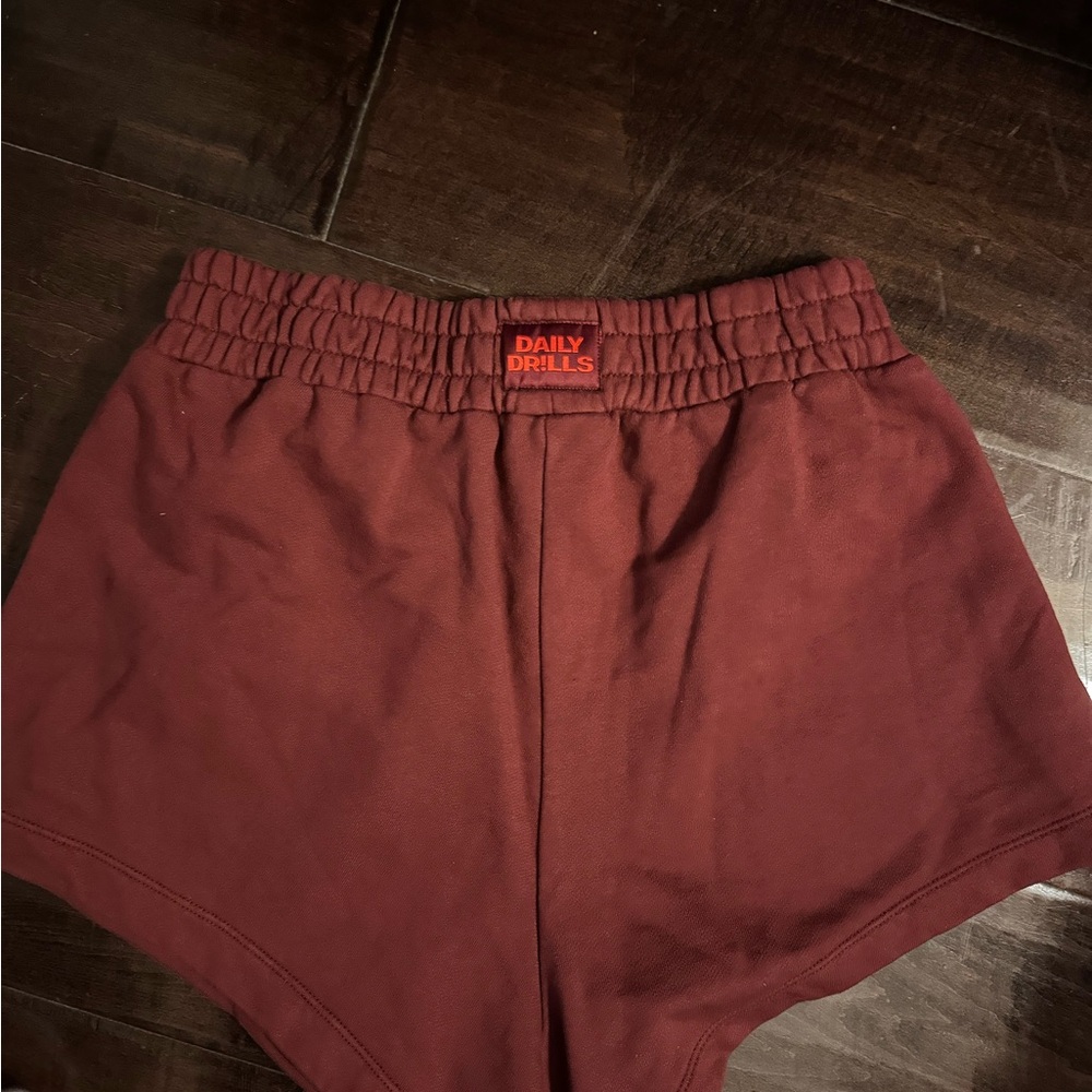 DAILY DRILLS BURGUNDY SHORTS